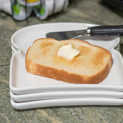 Porcelain toast-shaped plate 17 cm